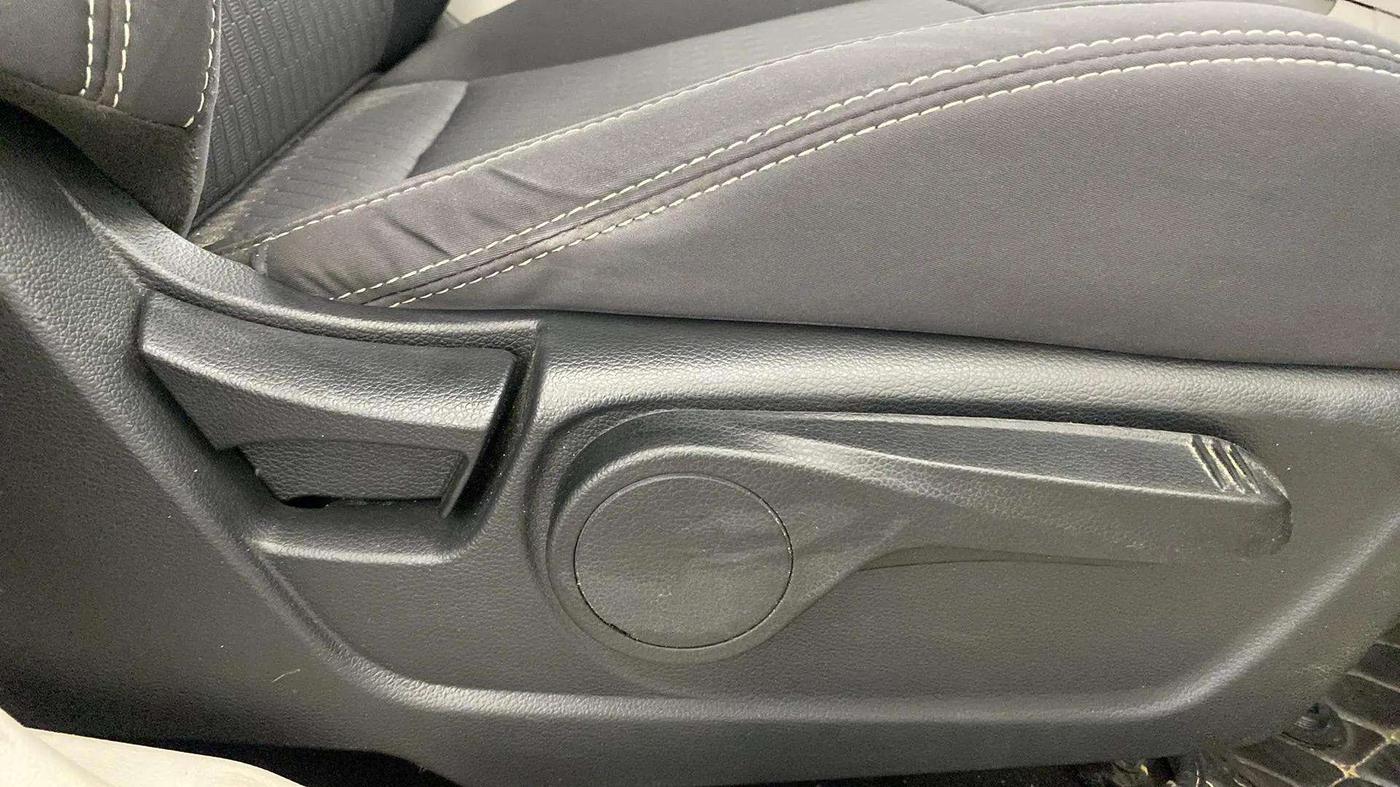 2022 Mahindra XUV300 W8 1.5 DIESEL, Diesel, Manual, 29,953 km, Driver Side Adjustment Panel