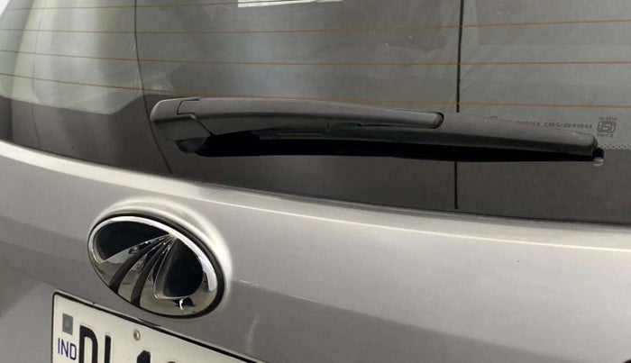2022 Mahindra XUV300 W8 1.5 DIESEL, Diesel, Manual, 29,776 km, Rear Wiper