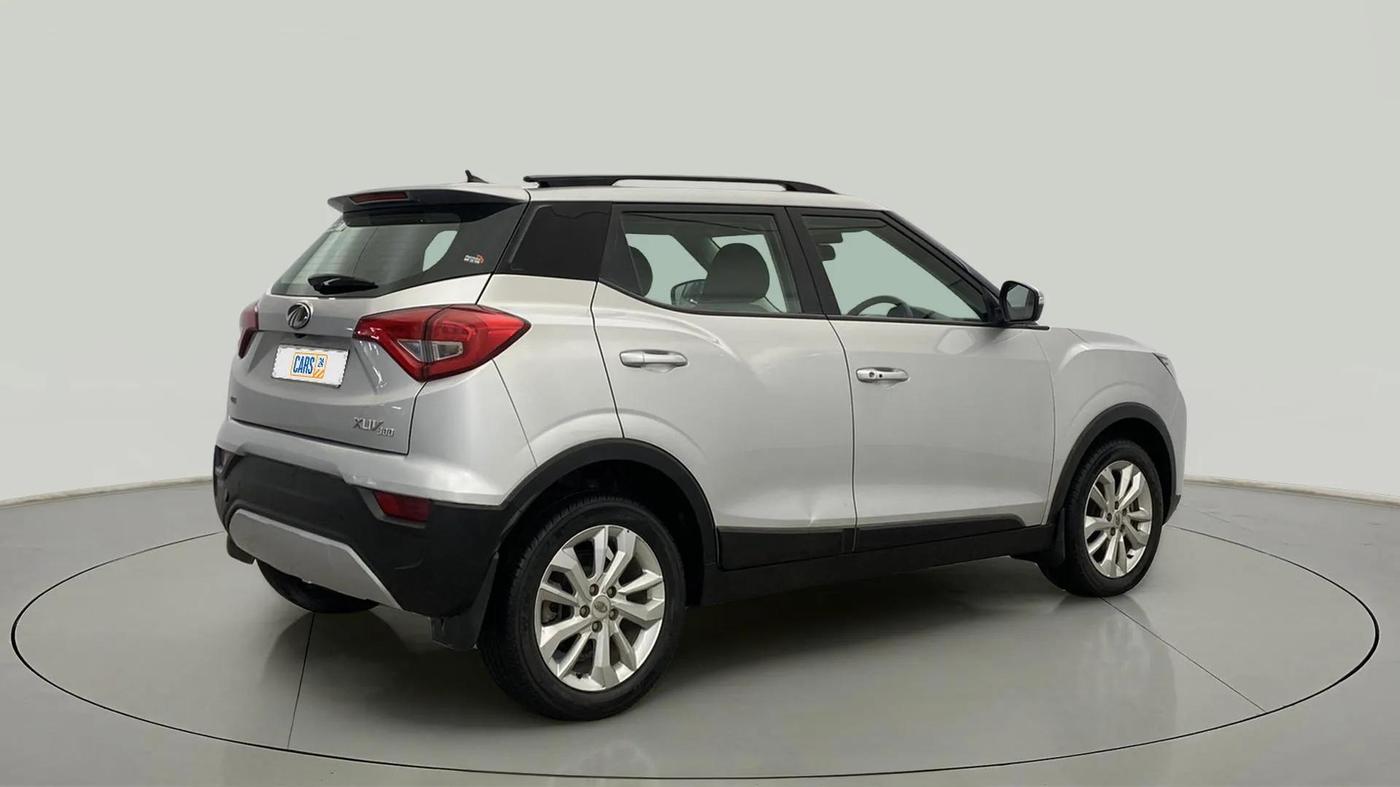 2022 Mahindra XUV300 W8 1.5 DIESEL, Diesel, Manual, 29,953 km, Right Back Diagonal