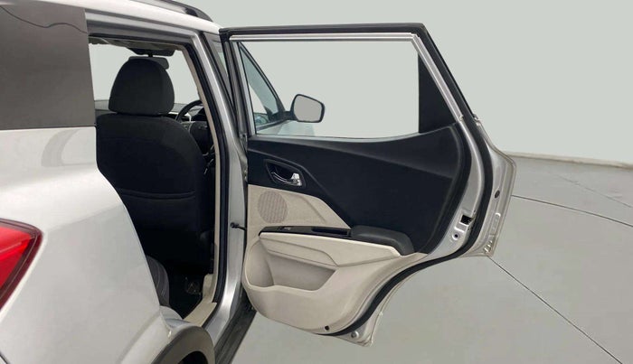 2022 Mahindra XUV300 W8 1.5 DIESEL, Diesel, Manual, 29,776 km, RHS Rear Door
