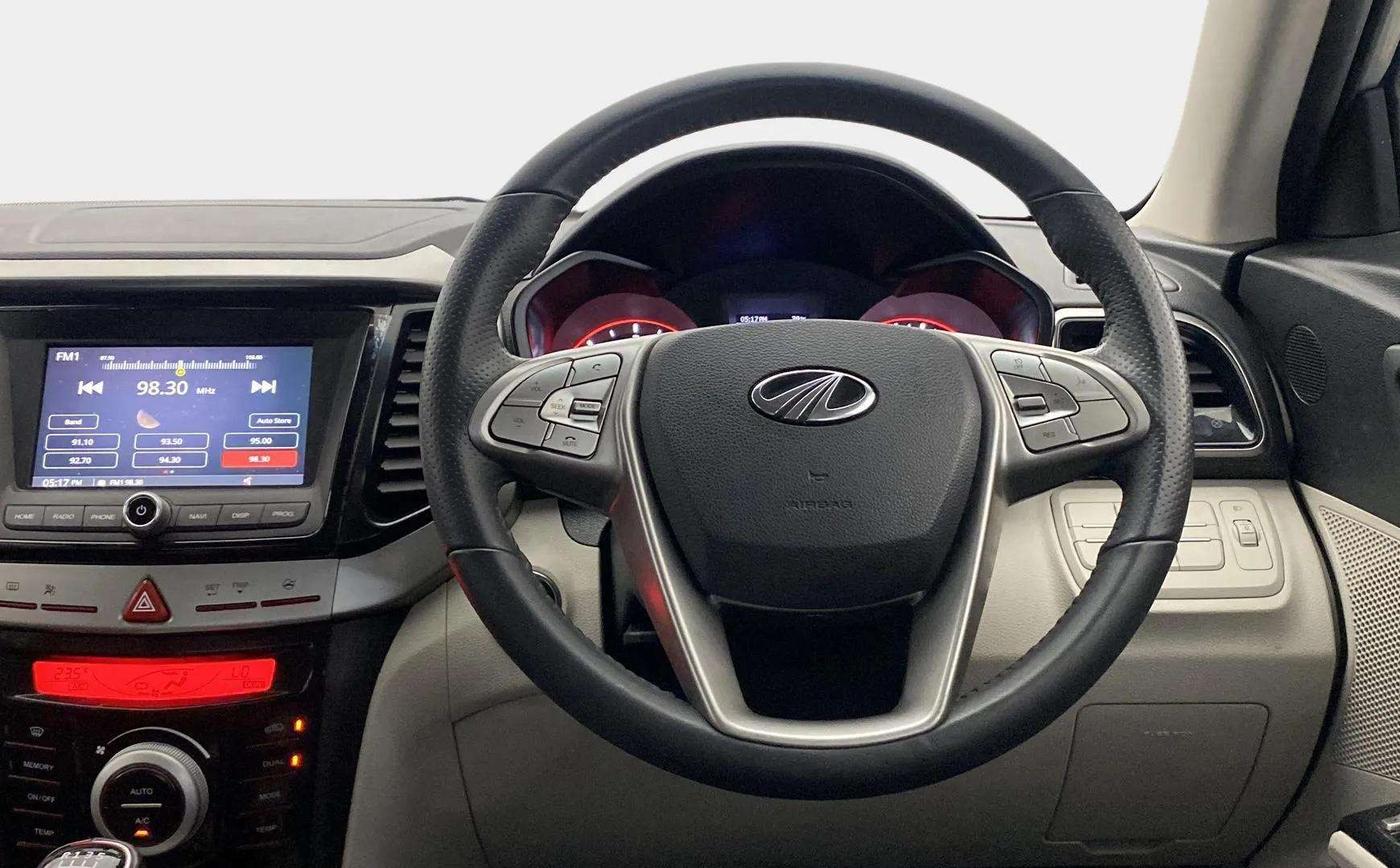 2022 Mahindra XUV300 W8 1.5 DIESEL, Diesel, Manual, 29,953 km, Steering Wheel Close Up