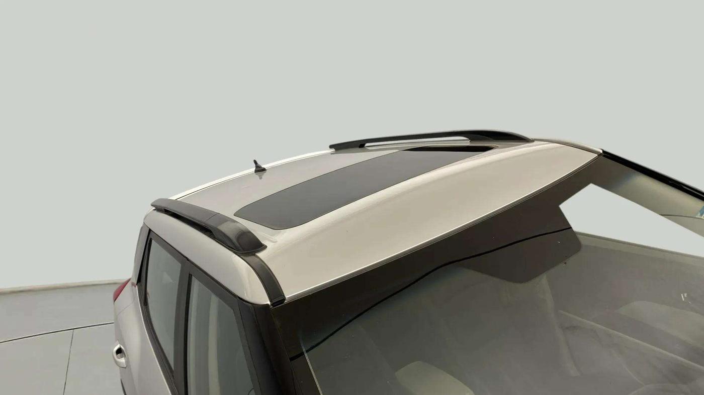 2022 Mahindra XUV300 W8 1.5 DIESEL, Diesel, Manual, 29,953 km, Roof