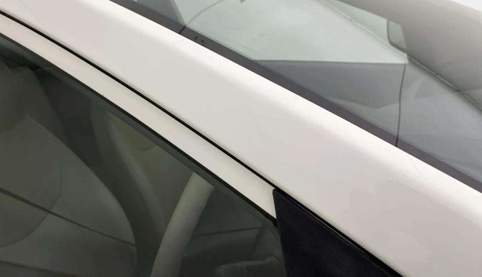 2018 Hyundai Eon ERA +, Petrol, Manual, 45,016 km, Right A pillar - Paint is slightly faded