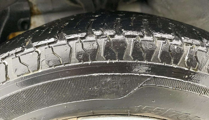 2018 Hyundai Eon ERA +, Petrol, Manual, 45,016 km, Left Front Tyre Tread