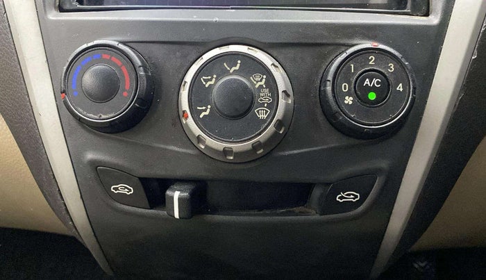 2018 Hyundai Eon ERA +, Petrol, Manual, 45,016 km, AC Unit - Directional switch has minor damage