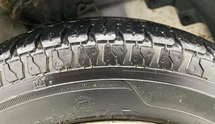 2018 Hyundai Eon ERA +, Petrol, Manual, 45,016 km, Right Front Tyre Tread
