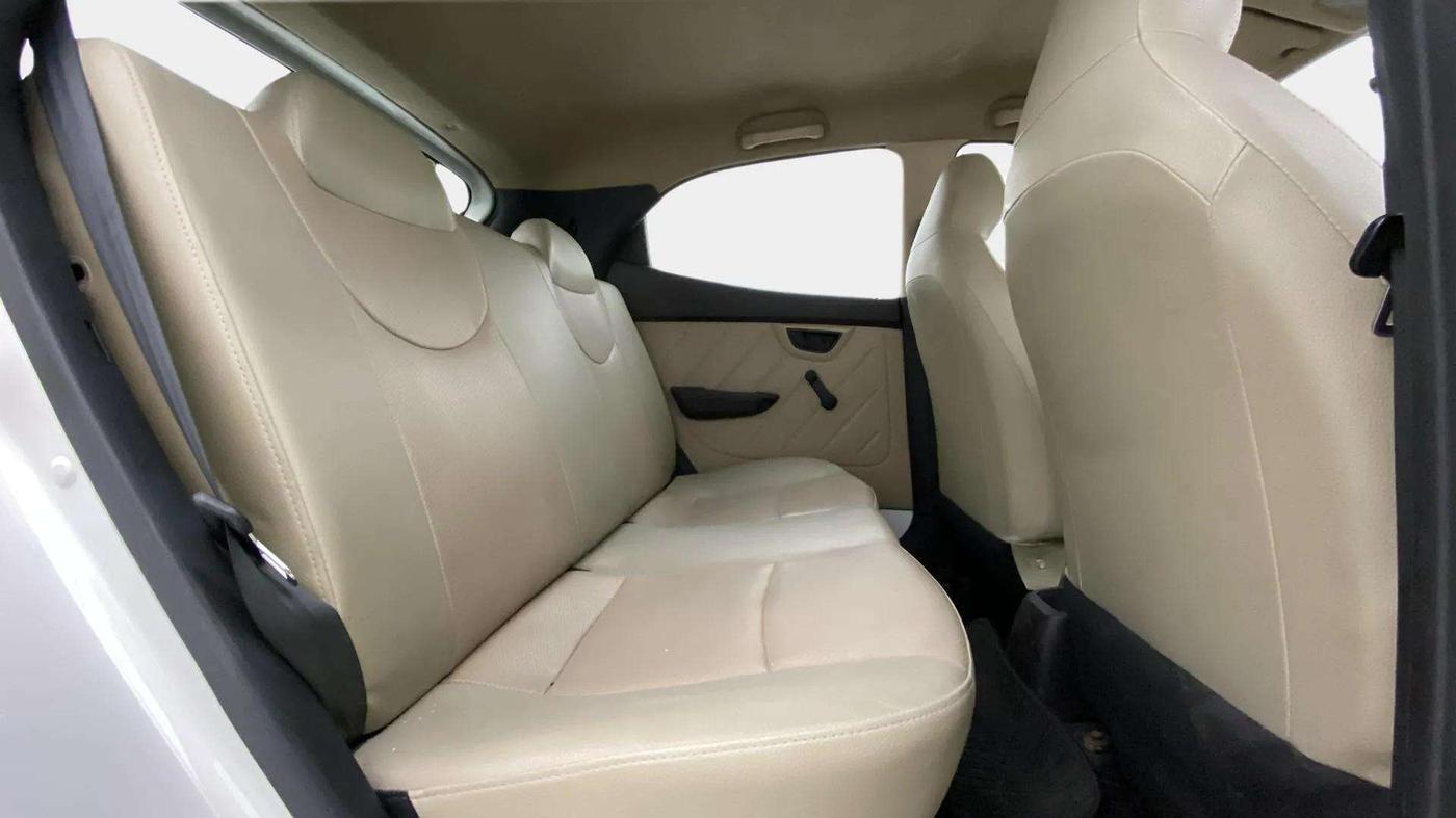 2018 Hyundai Eon ERA +, Petrol, Manual, 45,141 km, Right Side Rear Door Cabin