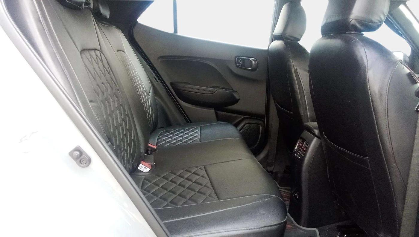 2024 Hyundai VENUE N LINE N8 1.0 TURBO DCT, Petrol, Automatic, 7,568 km, Right Side Rear Door Cabin