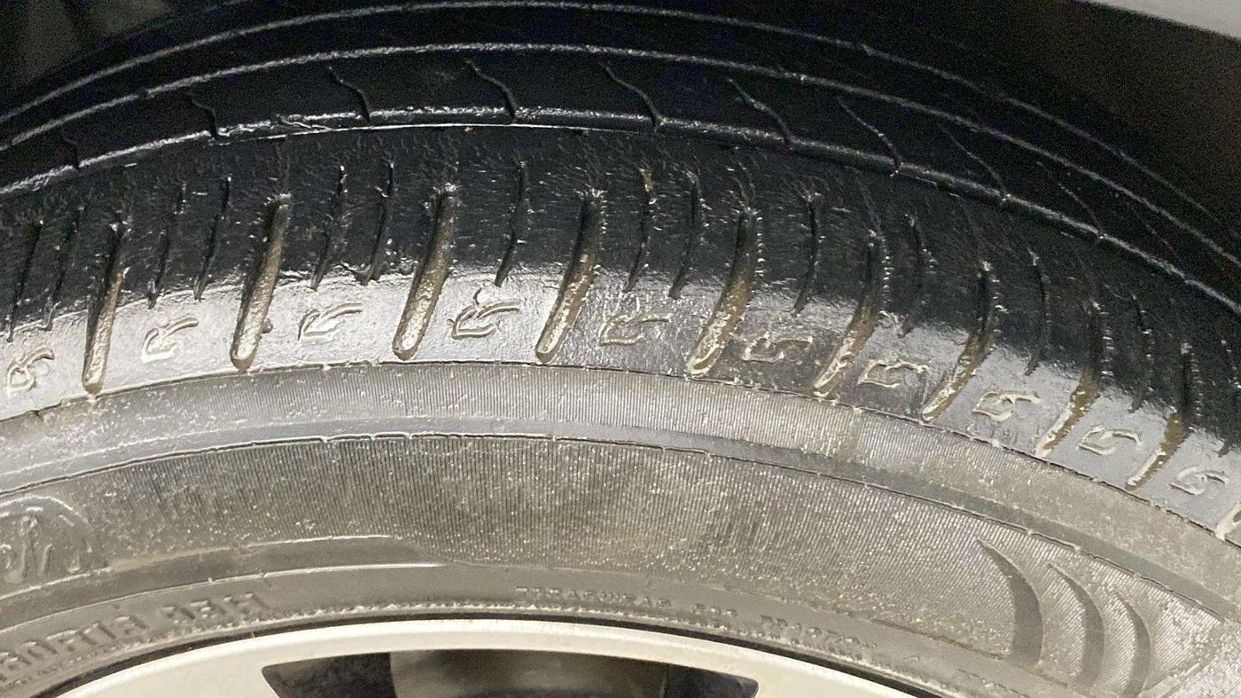 2020 Tata NEXON EV XZ PLUS, Electric, Automatic, 48,046 km, Right Front Tyre Tread