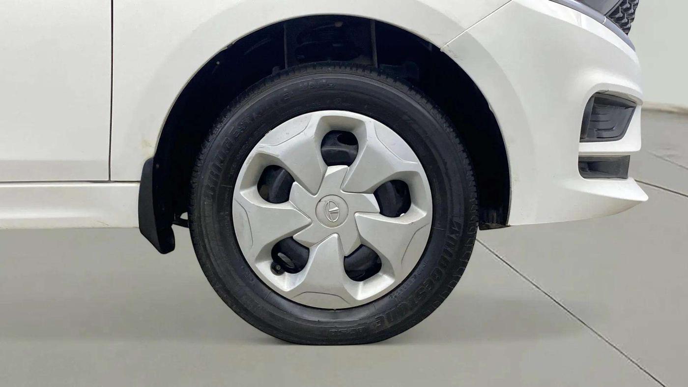 2022 Tata TIGOR XM PETROL, Petrol, Manual, 62,180 km, Right Front Wheel