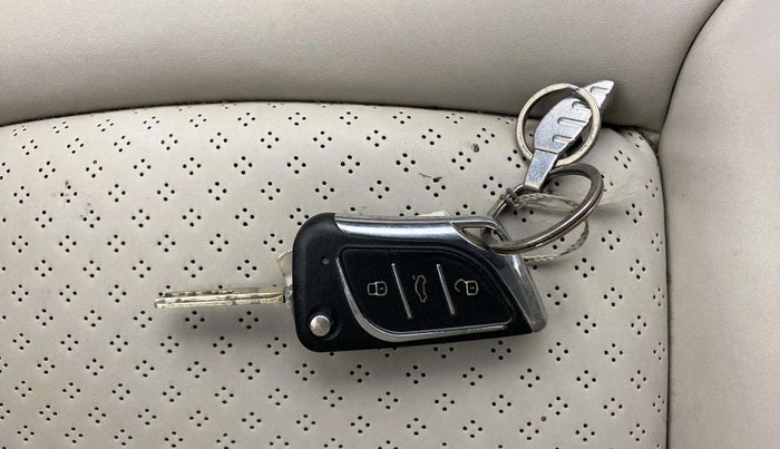 2022 Tata TIGOR XM PETROL, Petrol, Manual, 62,134 km, Key Close Up
