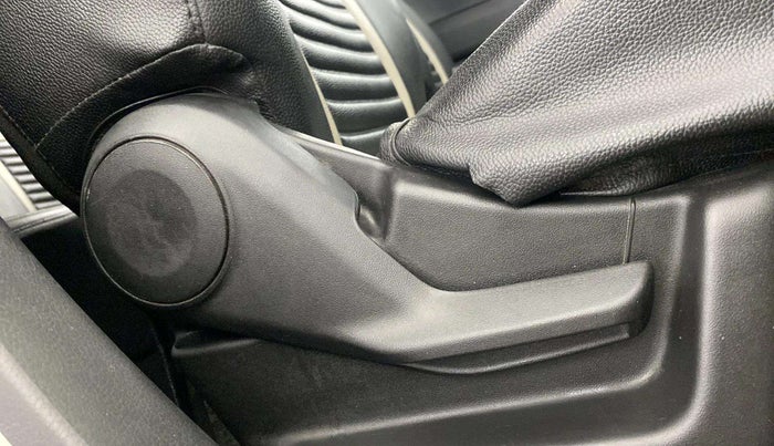 2021 Maruti New Wagon-R LXI CNG 1.0, CNG, Manual, 79,651 km, Driver Side Adjustment Panel