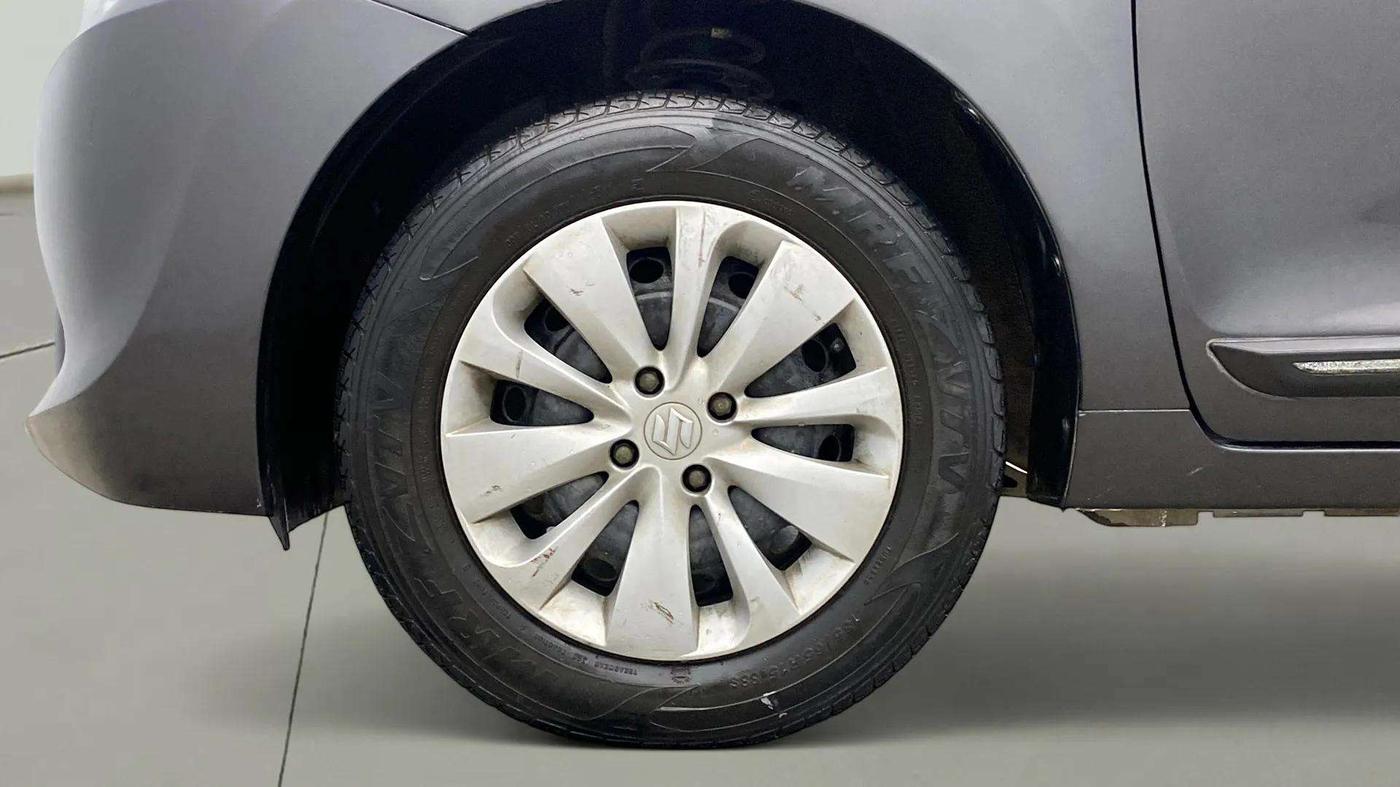 2017 Maruti Baleno DELTA PETROL 1.2, Petrol, Manual, 24,881 km, Left Front Wheel