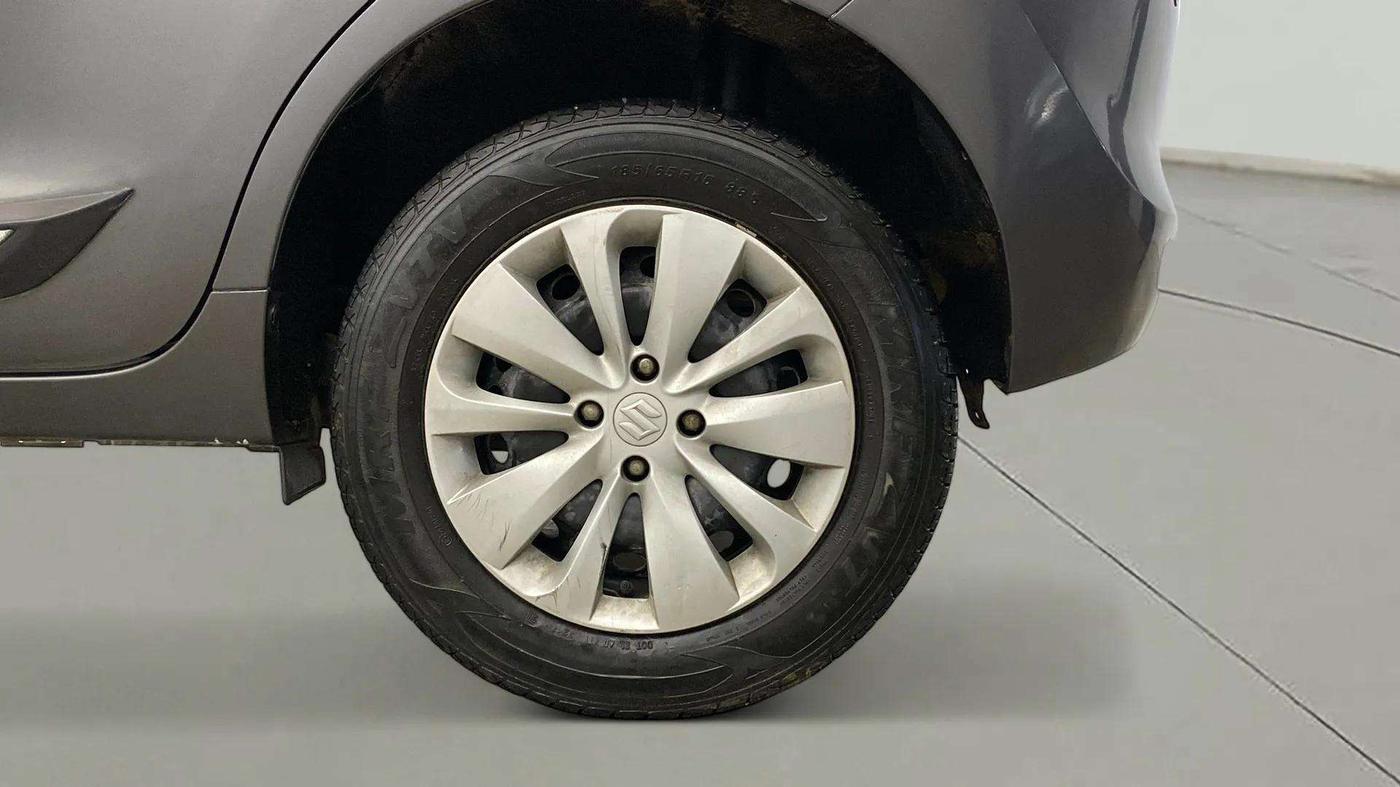 2017 Maruti Baleno DELTA PETROL 1.2, Petrol, Manual, 24,881 km, Left Rear Wheel