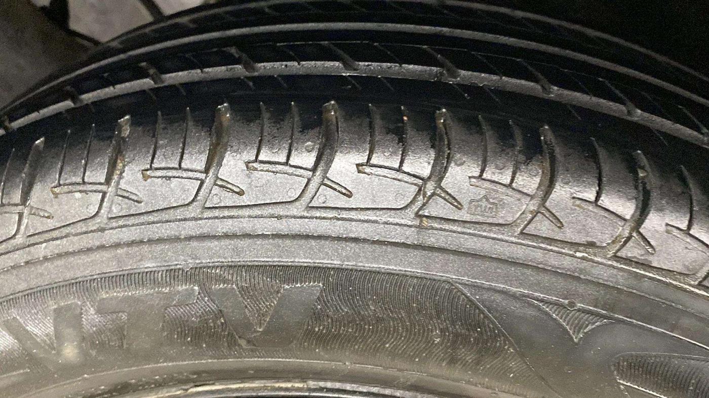 2017 Maruti Baleno DELTA PETROL 1.2, Petrol, Manual, 24,881 km, Right Rear Tyre Tread