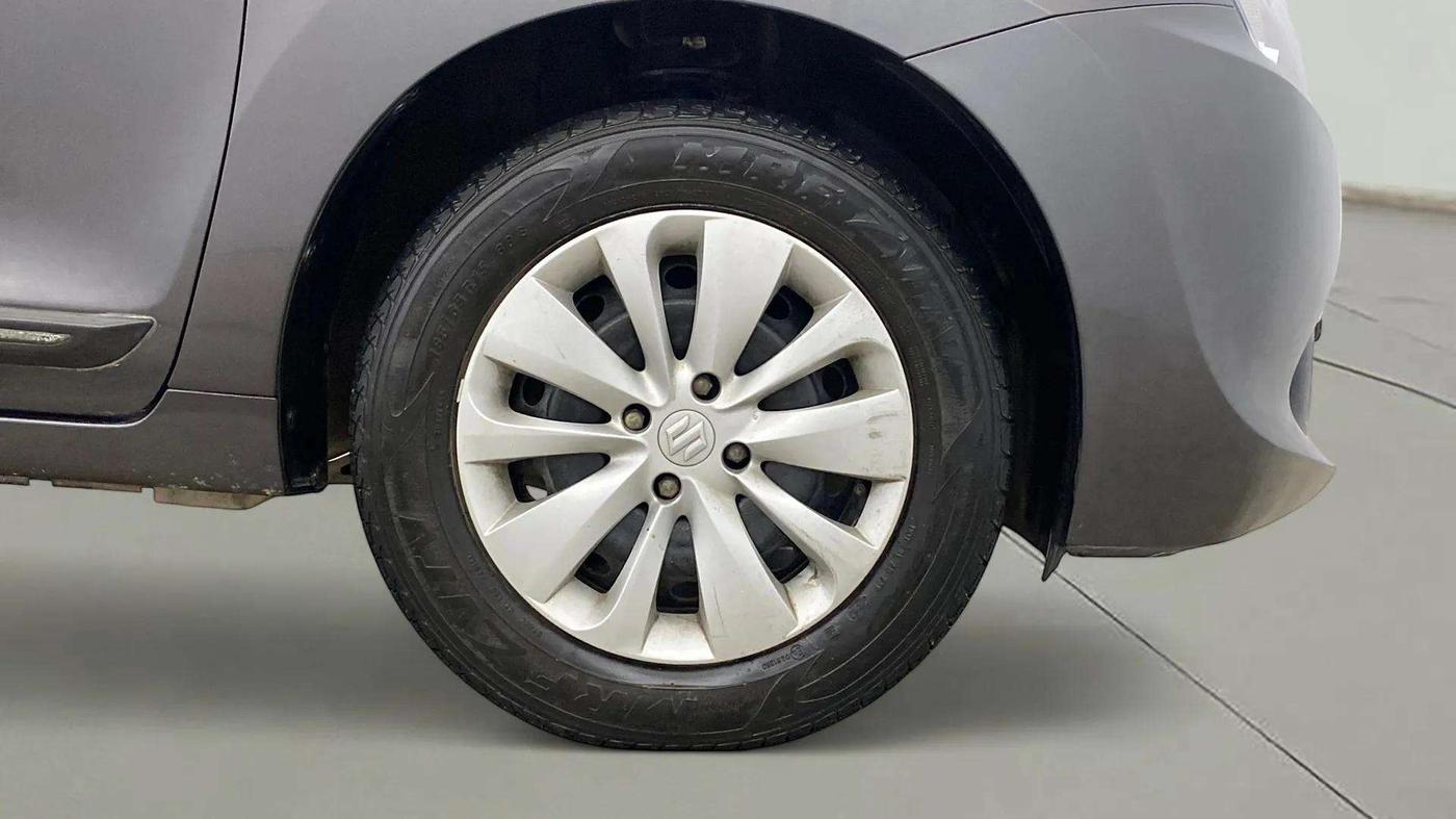 2017 Maruti Baleno DELTA PETROL 1.2, Petrol, Manual, 24,881 km, Right Front Wheel