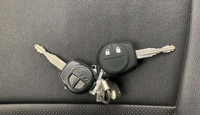 2017 Maruti Baleno DELTA PETROL 1.2, Petrol, Manual, 24,761 km, Key Close Up