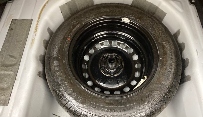 2022 Volkswagen VIRTUS HIGHLINE TSI 1.0 AT, Petrol, Automatic, 28,552 km, Spare Tyre