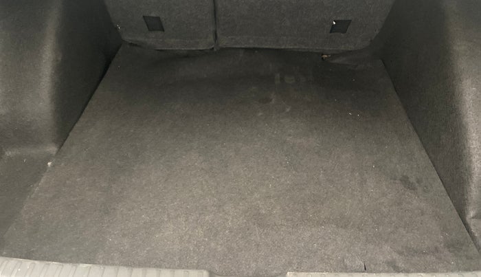 2022 Volkswagen VIRTUS HIGHLINE TSI 1.0 AT, Petrol, Automatic, 28,552 km, Boot Inside