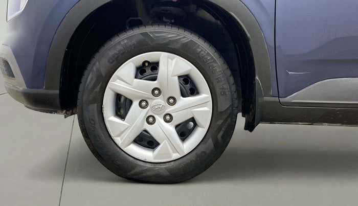2021 Hyundai VENUE S 1.2, Petrol, Manual, 29,335 km, Left Front Wheel