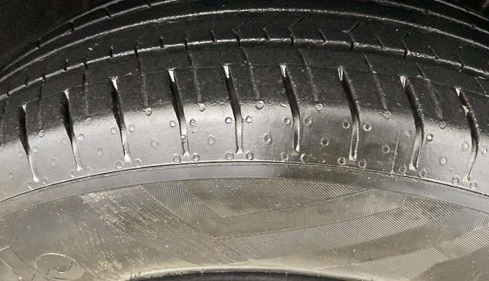 2021 Hyundai VENUE S 1.2, Petrol, Manual, 29,335 km, Right Front Tyre Tread