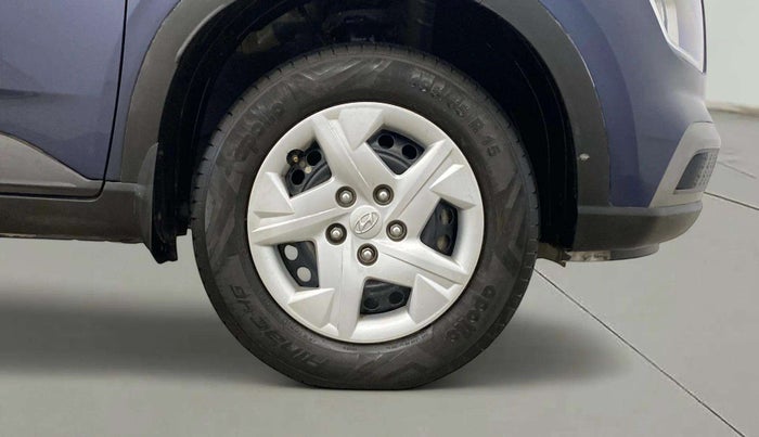 2021 Hyundai VENUE S 1.2, Petrol, Manual, 29,335 km, Right Front Wheel
