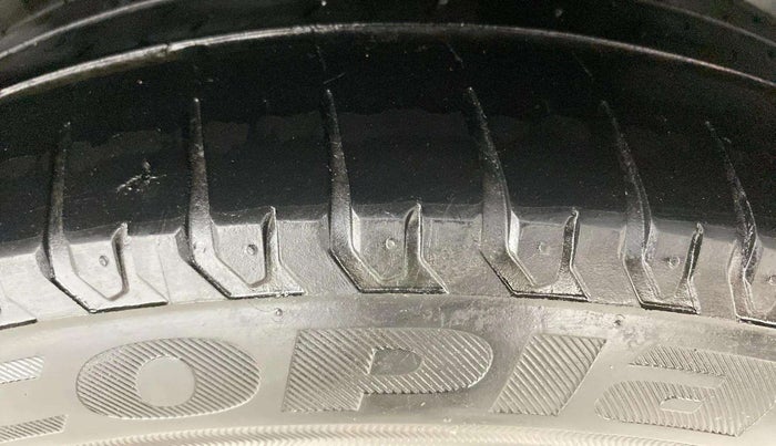 2021 Maruti XL6 ZETA MT, Petrol, Manual, 50,077 km, Left Rear Tyre Tread