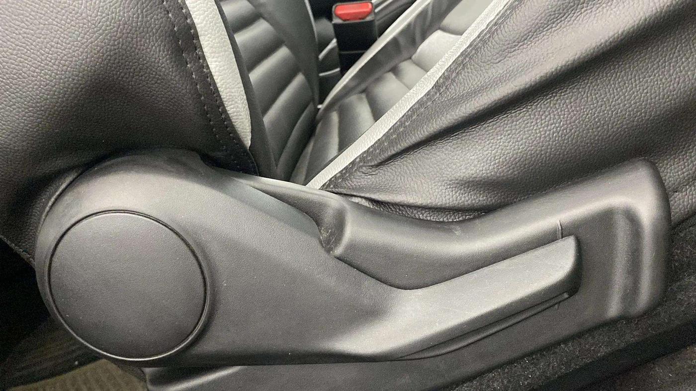 2017 Maruti Baleno DELTA PETROL 1.2, Petrol, Manual, 71,076 km, Driver Side Adjustment Panel