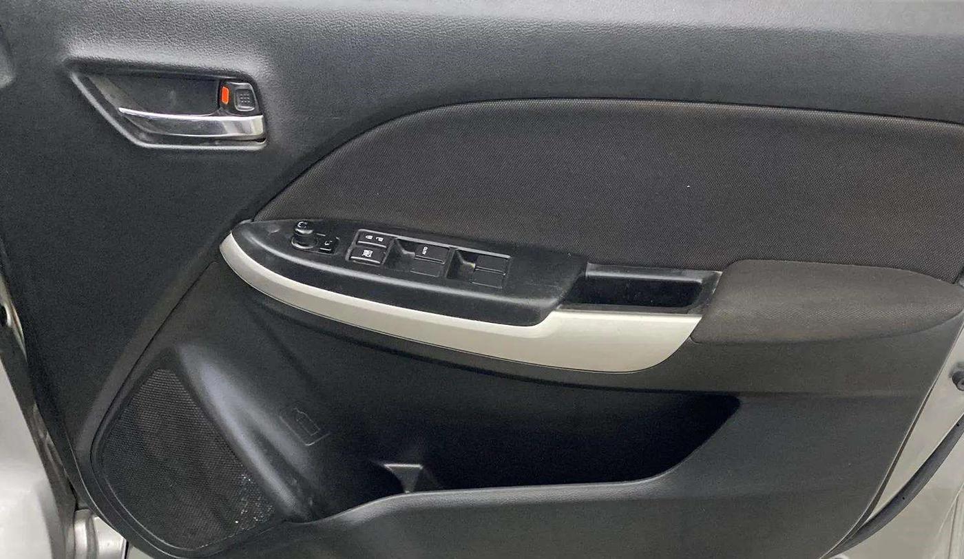 2017 Maruti Baleno DELTA PETROL 1.2, Petrol, Manual, 71,076 km, Driver Side Door Panels Control