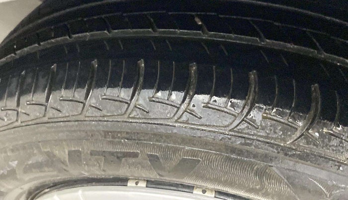 2017 Maruti Baleno DELTA PETROL 1.2, Petrol, Manual, 71,076 km, Right Rear Tyre Tread