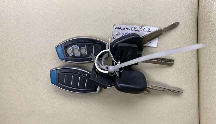 2019 Maruti Dzire LXI, Petrol, Manual, 48,359 km, Key Close Up
