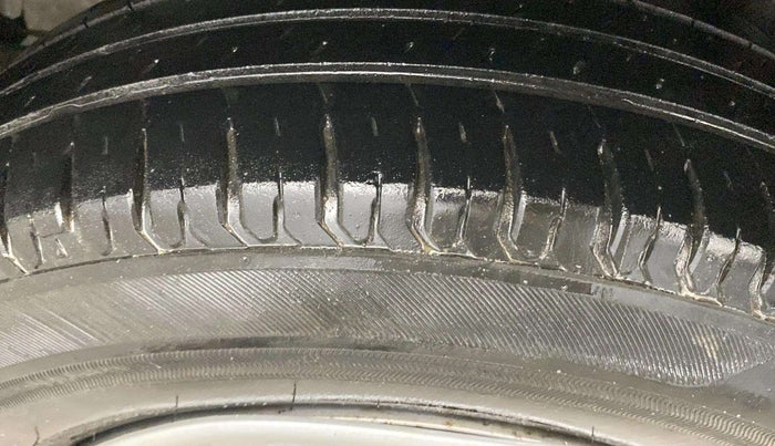2019 Maruti Dzire LXI, Petrol, Manual, 48,359 km, Right Rear Tyre Tread