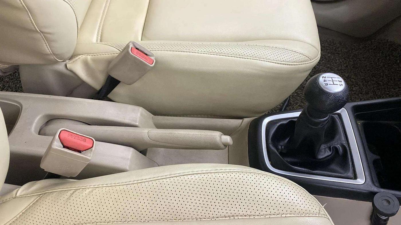 2019 Maruti Dzire LXI, Petrol, Manual, 48,483 km, Gear Lever