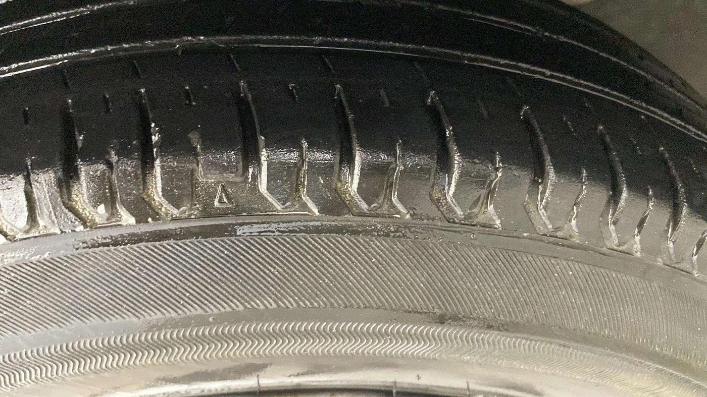 2019 Maruti Dzire LXI, Petrol, Manual, 48,483 km, Left Rear Tyre Tread