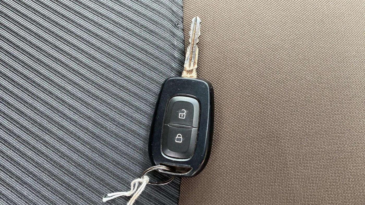 2019 Renault Duster 110 PS RXS 4X2 AMT DIESEL, Diesel, Automatic, 57,101 km, Key Close Up