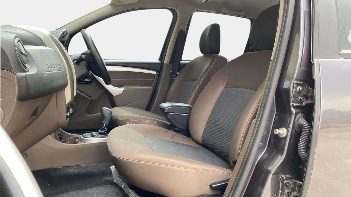 2019 Renault Duster 110 PS RXS 4X2 AMT DIESEL, Diesel, Automatic, 57,101 km, Right Side Front Door Cabin