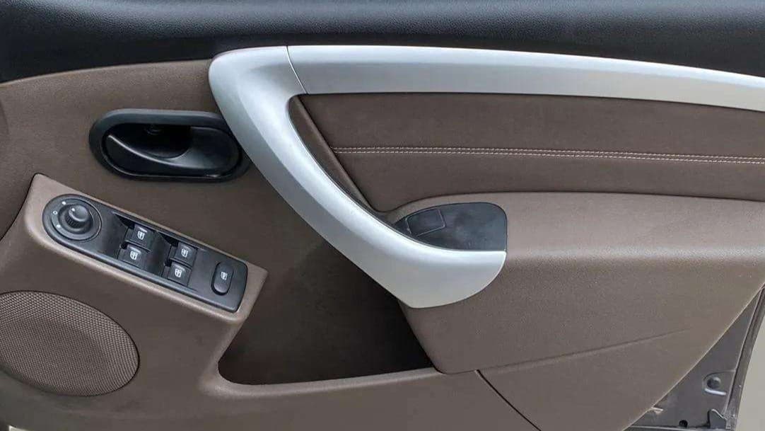 2019 Renault Duster 110 PS RXS 4X2 AMT DIESEL, Diesel, Automatic, 57,101 km, Driver Side Door Panels Control