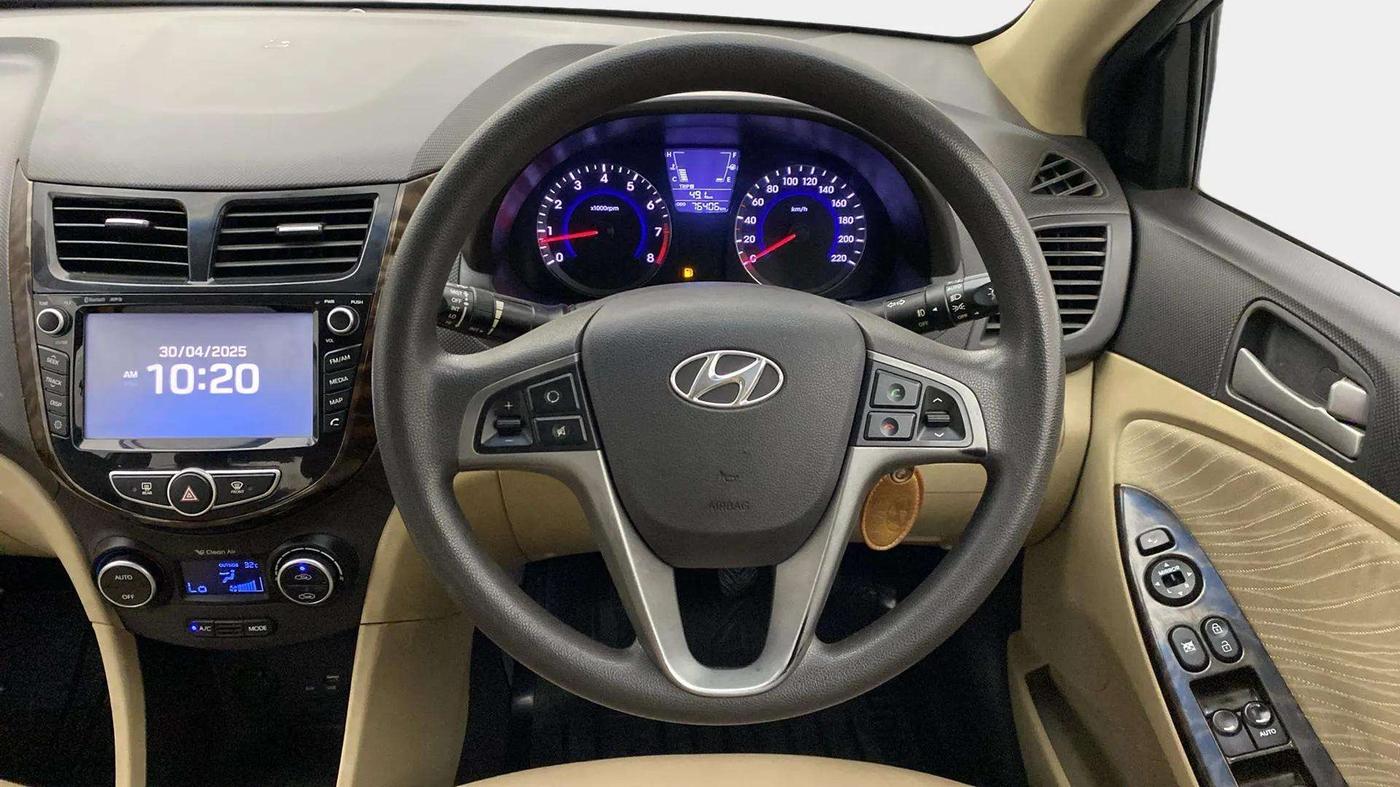 2016 Hyundai Verna 1.6 VTVT SX, Petrol, Manual, 76,467 km, Steering Wheel Close Up