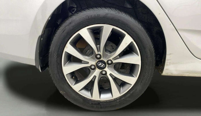 2016 Hyundai Verna 1.6 VTVT SX, Petrol, Manual, 76,405 km, Right Rear Wheel