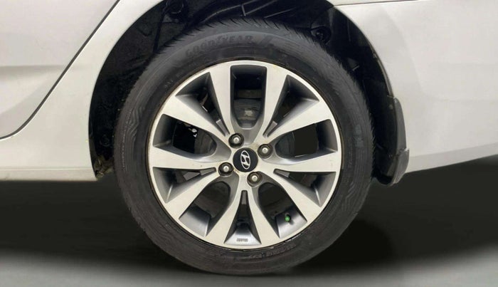 2016 Hyundai Verna 1.6 VTVT SX, Petrol, Manual, 76,405 km, Left Rear Wheel