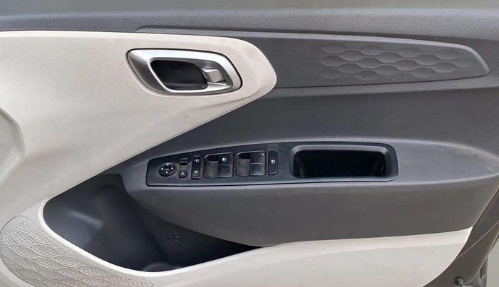 2022 Hyundai AURA SX PLUS 1.2 AMT, Petrol, Automatic, 21,938 km, Driver Side Door Panels Control