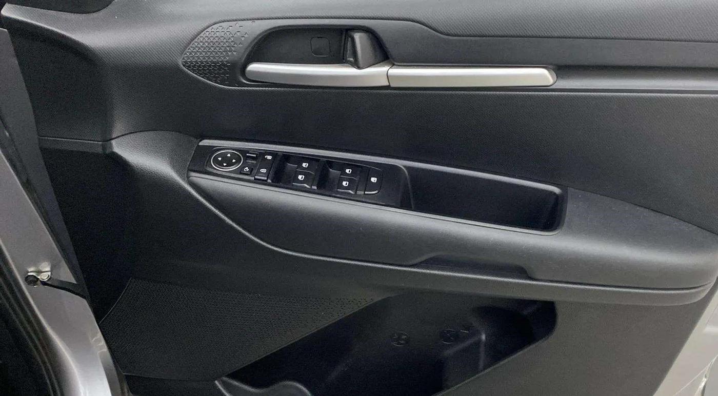2021 KIA SONET HTK PLUS 1.0 IMT, Petrol, Manual, 80,233 km, Driver Side Door Panels Control