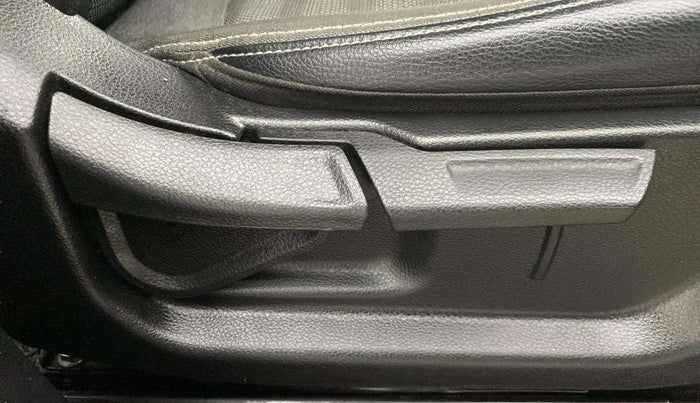 2021 KIA SONET HTK PLUS 1.0 IMT, Petrol, Manual, 80,233 km, Driver Side Adjustment Panel