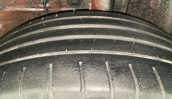 2020 Tata ALTROZ XZ PETROL, Petrol, Manual, 38,739 km, Left Rear Tyre Tread