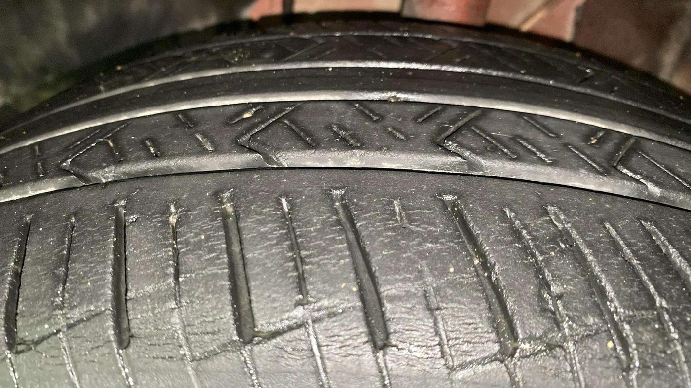 2020 Tata ALTROZ XZ PETROL, Petrol, Manual, 38,739 km, Left Front Tyre Tread