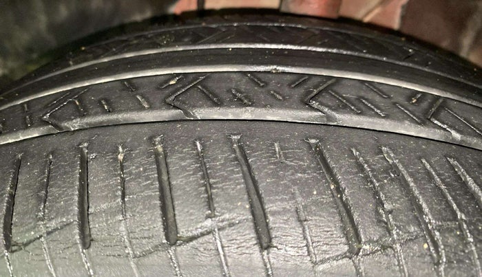 2020 Tata ALTROZ XZ PETROL, Petrol, Manual, 38,739 km, Left Front Tyre Tread