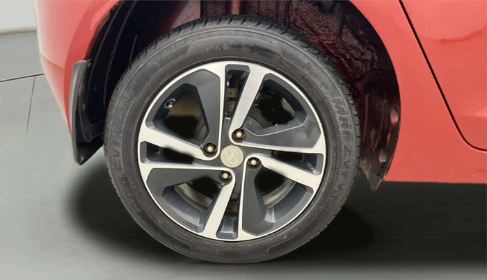 2020 Tata ALTROZ XZ PETROL, Petrol, Manual, 38,739 km, Right Rear Wheel