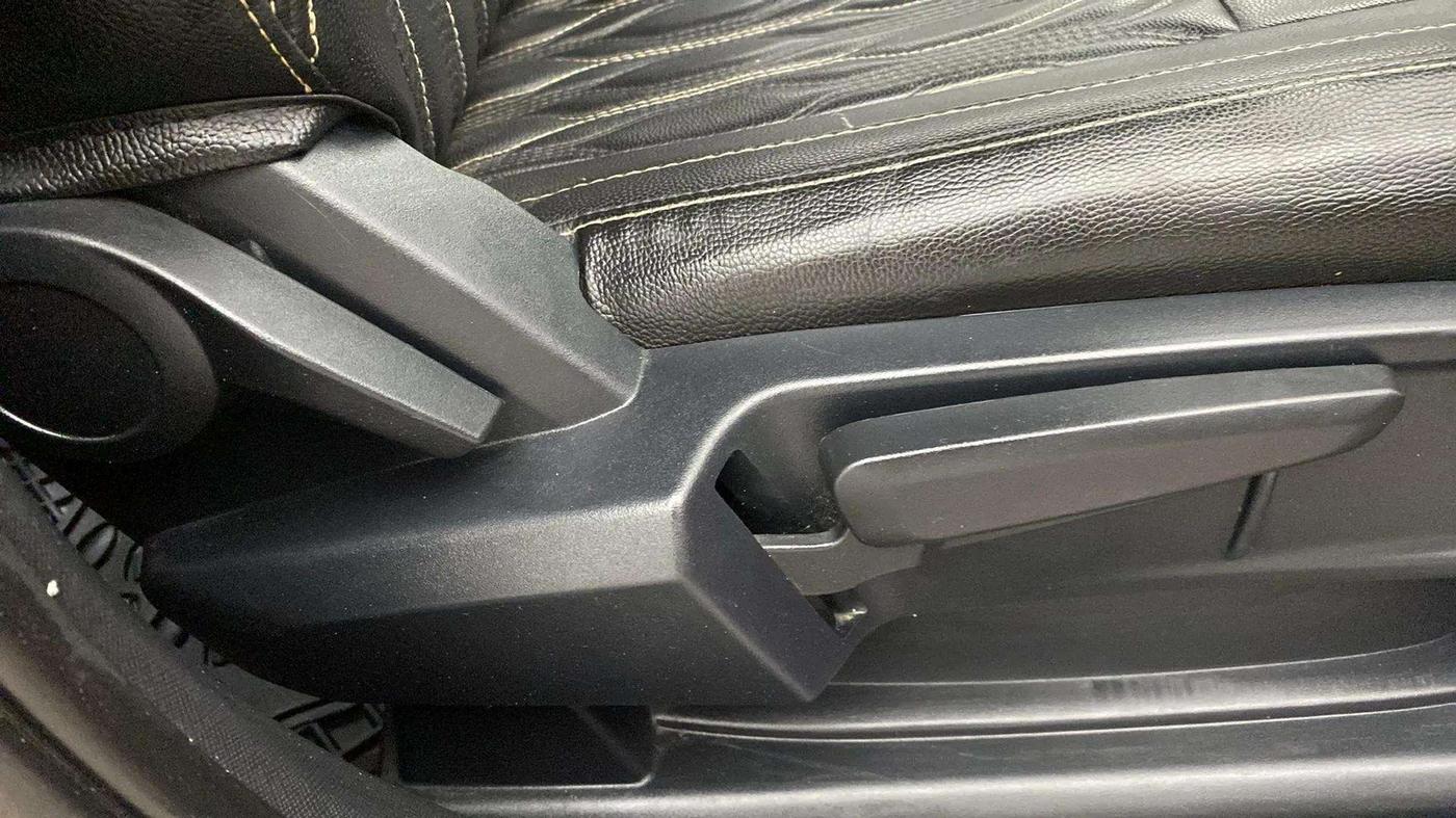2020 Tata ALTROZ XZ PETROL, Petrol, Manual, 38,739 km, Driver Side Adjustment Panel