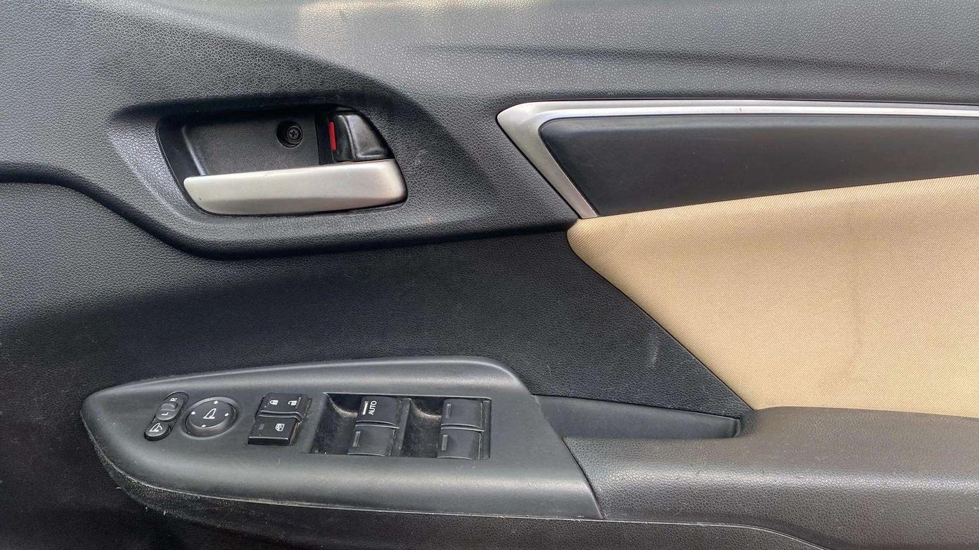 2021 Honda Jazz 1.2L I-VTEC VX CVT, Petrol, Automatic, 27,652 km, Driver Side Door Panels Control