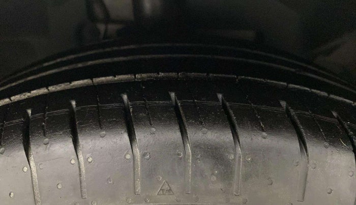 2019 Ford Ecosport TITANIUM 1.5L DIESEL, Diesel, Manual, 76,156 km, Right Front Tyre Tread